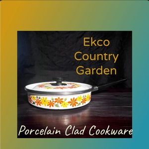 - Vintage 1970s Ekco Country Garden 10” Skillet